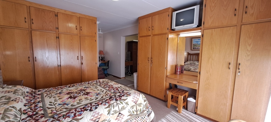 4 Bedroom Property for Sale in La Provance Free State